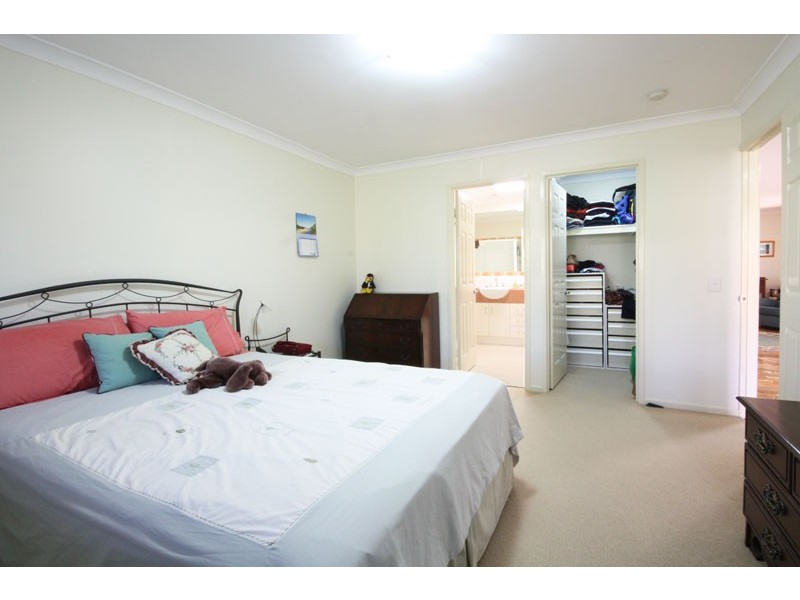 19 Lindisfarne Street, Carindale QLD 4152