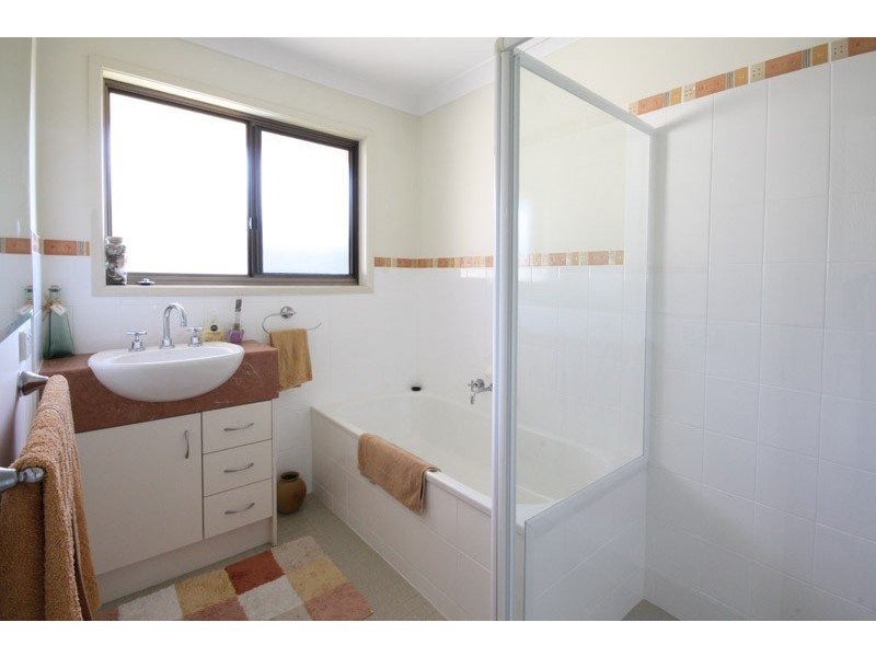 19 Lindisfarne Street, Carindale QLD 4152