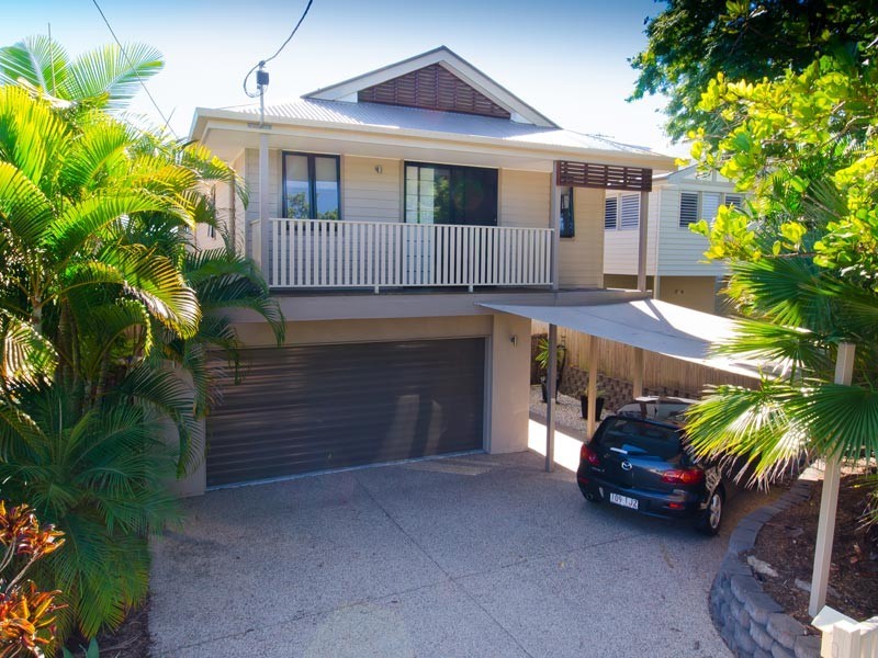 10 Perth Street, Camp Hill QLD 4152