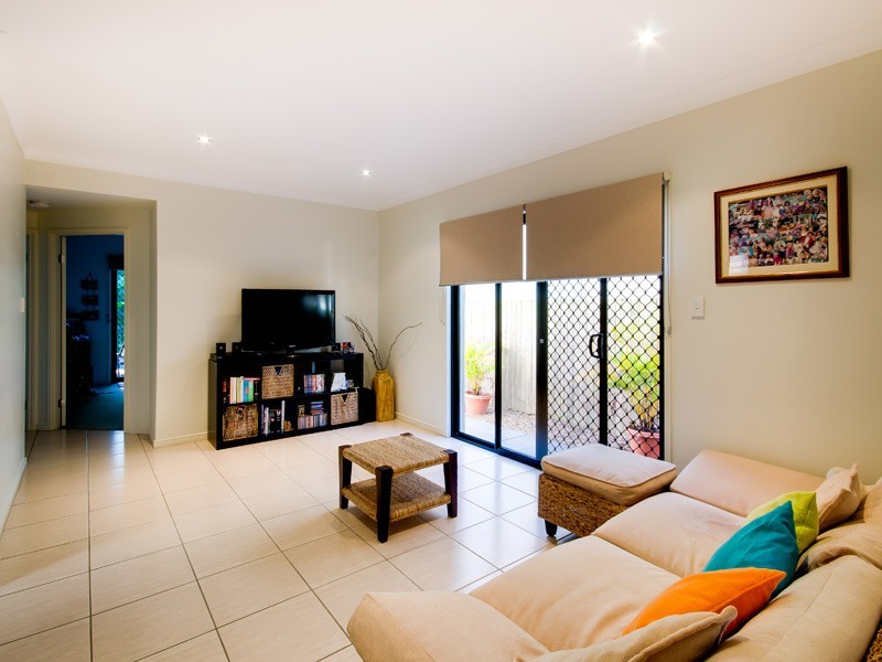 10 Perth Street, Camp Hill QLD 4152