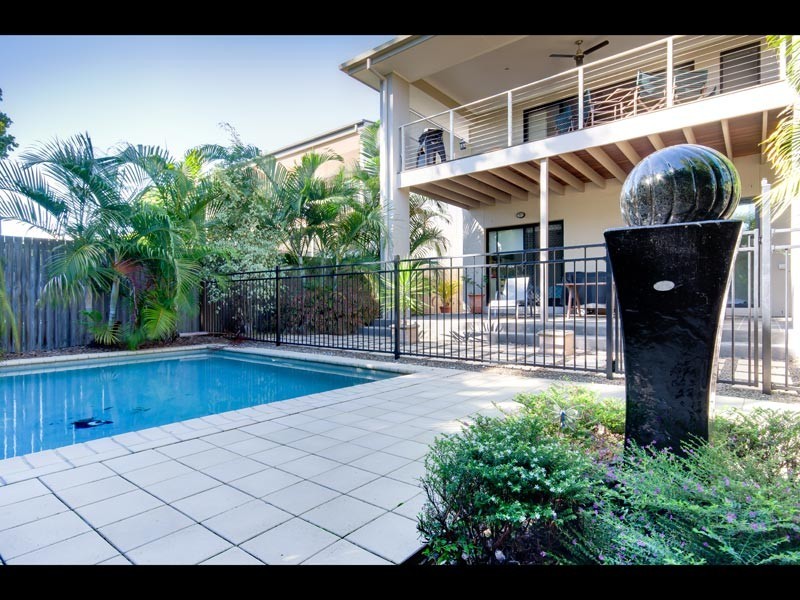 10 Perth Street, Camp Hill QLD 4152