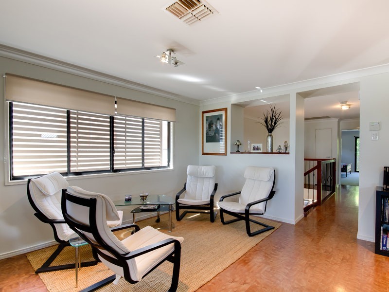 10 Perth Street, Camp Hill QLD 4152