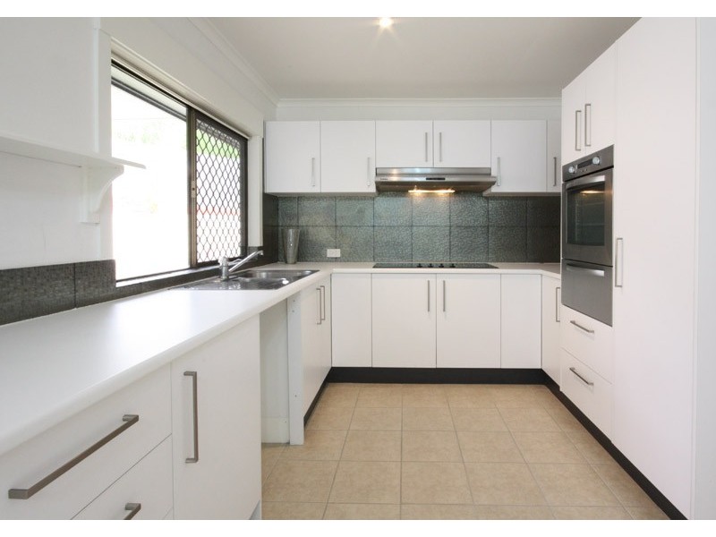 28 Lant Street, Chapel Hill QLD 4069