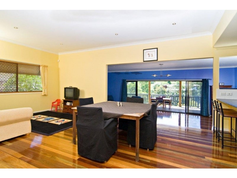 33 Larwood Place, Ferny Hills QLD 4055