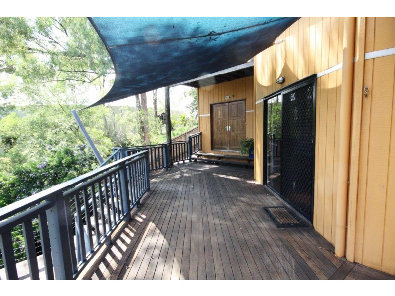 33 Larwood Place, Ferny Hills QLD 4055