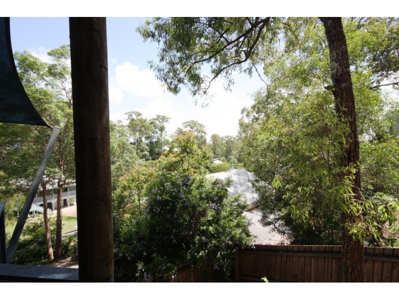 33 Larwood Place, Ferny Hills QLD 4055