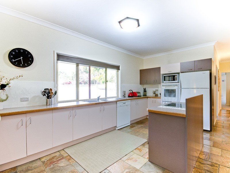 281 Grassdale Rd, Gumdale QLD 4154