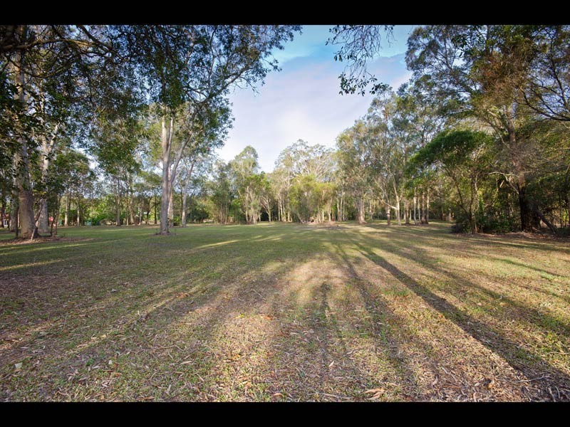 281 Grassdale Rd, Gumdale QLD 4154