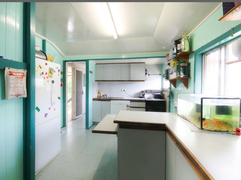 10 Akala St, Camp Hill QLD 4152