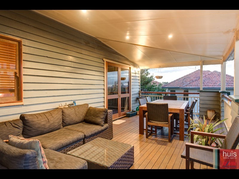 5 Lockyer St, Camp Hill QLD 4152