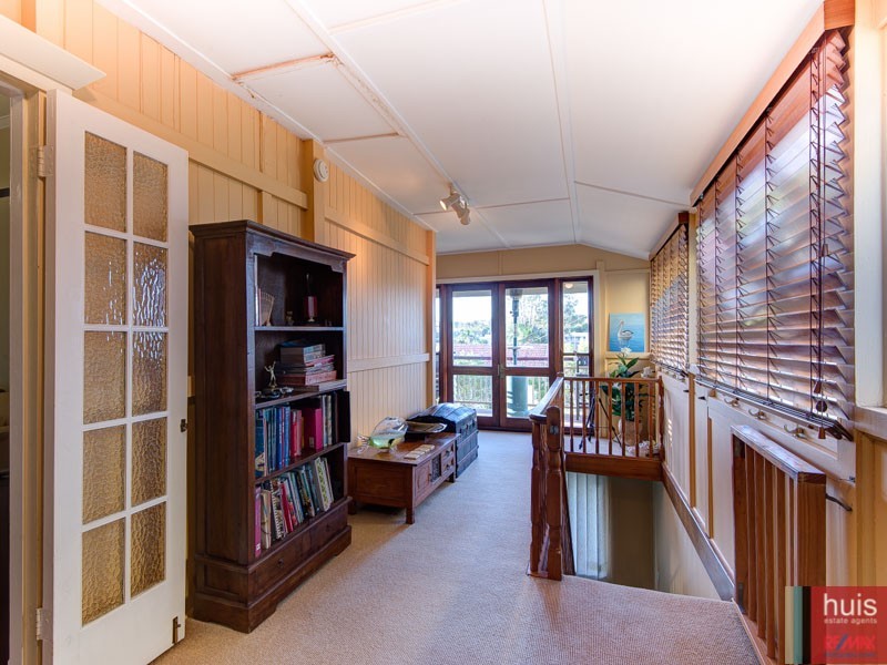 5 Lockyer St, Camp Hill QLD 4152