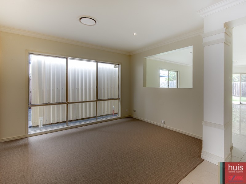 15 Farsley Pl, Manly West QLD 4179