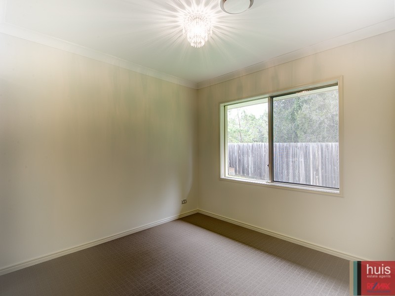 15 Farsley Pl, Manly West QLD 4179