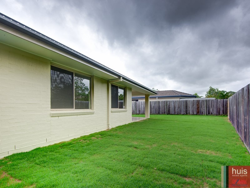 15 Farsley Pl, Manly West QLD 4179