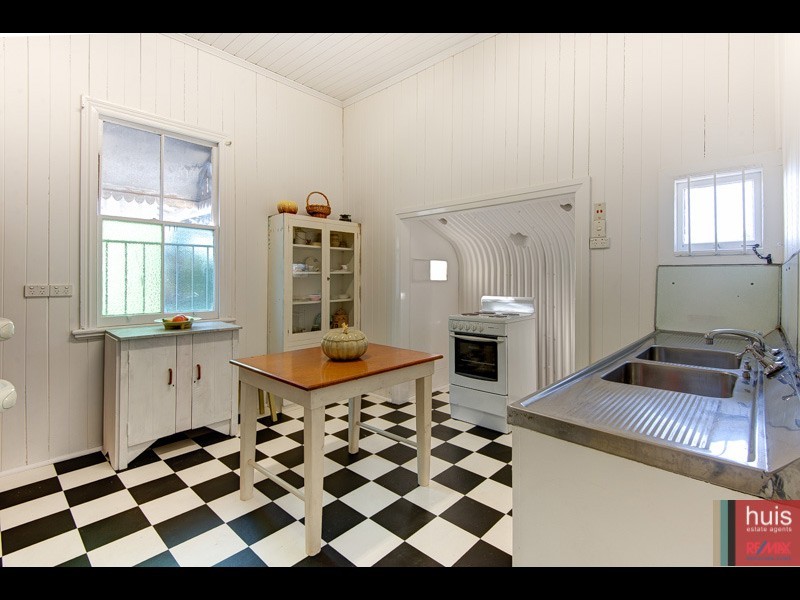 32 Martin St, Woolloongabba QLD 4102