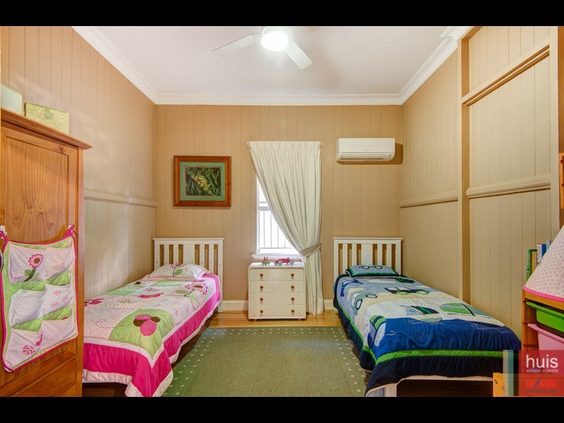 81 Brookfield Rd, Kedron QLD 4031