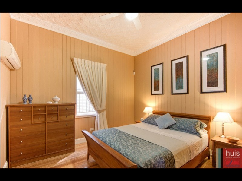 81 Brookfield Rd, Kedron QLD 4031