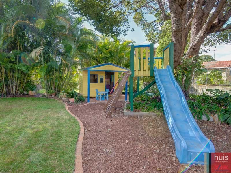 81 Brookfield Rd, Kedron QLD 4031