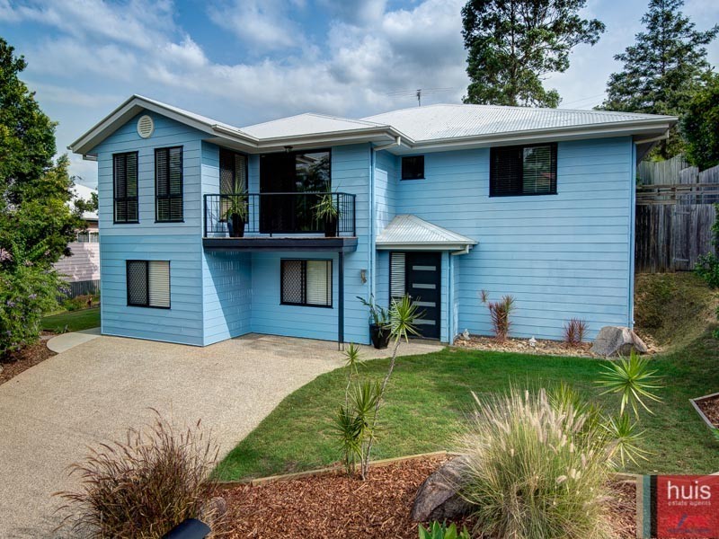 9 Woodrow Ct, Ferny Hills QLD 4055