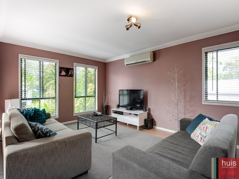 9 Woodrow Ct, Ferny Hills QLD 4055