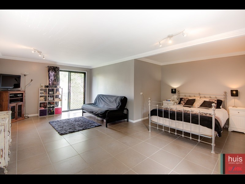 9 Woodrow Ct, Ferny Hills QLD 4055