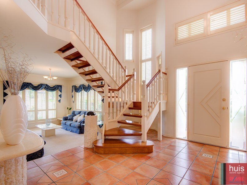 51 Delaney Cct, Carindale QLD 4152