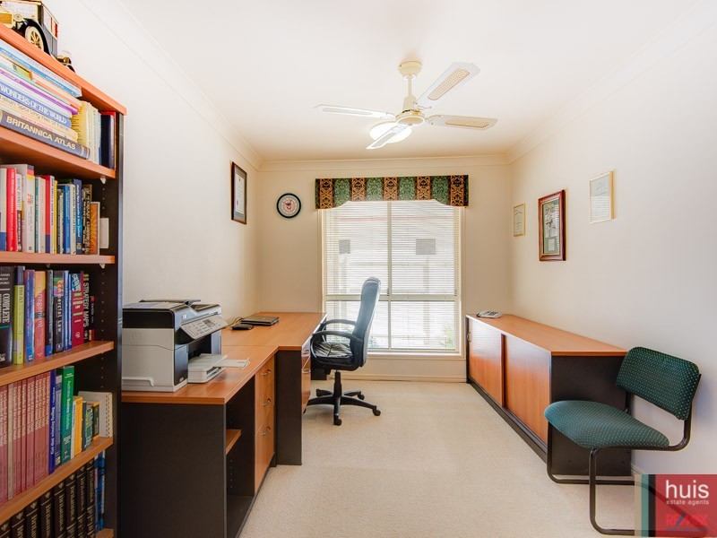 51 Delaney Cct, Carindale QLD 4152