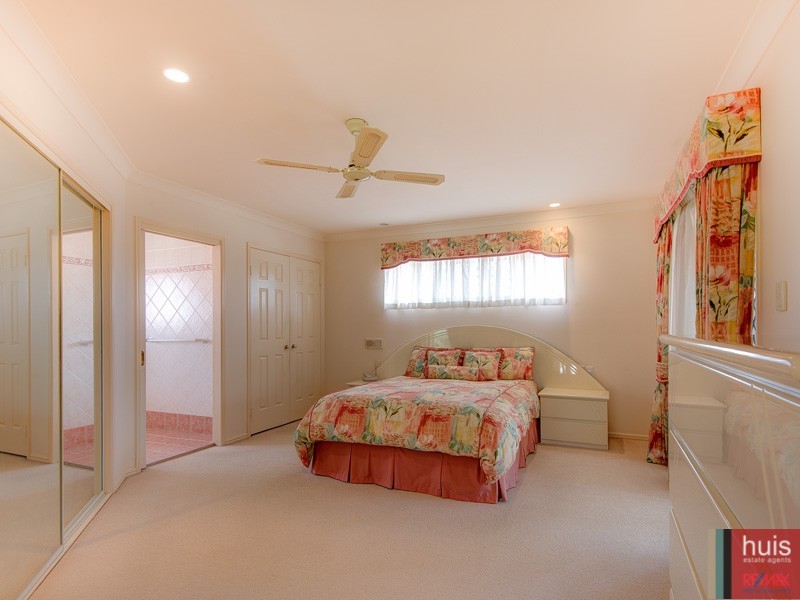 51 Delaney Cct, Carindale QLD 4152