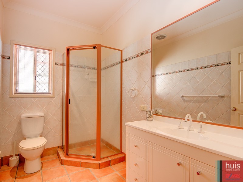 51 Delaney Cct, Carindale QLD 4152