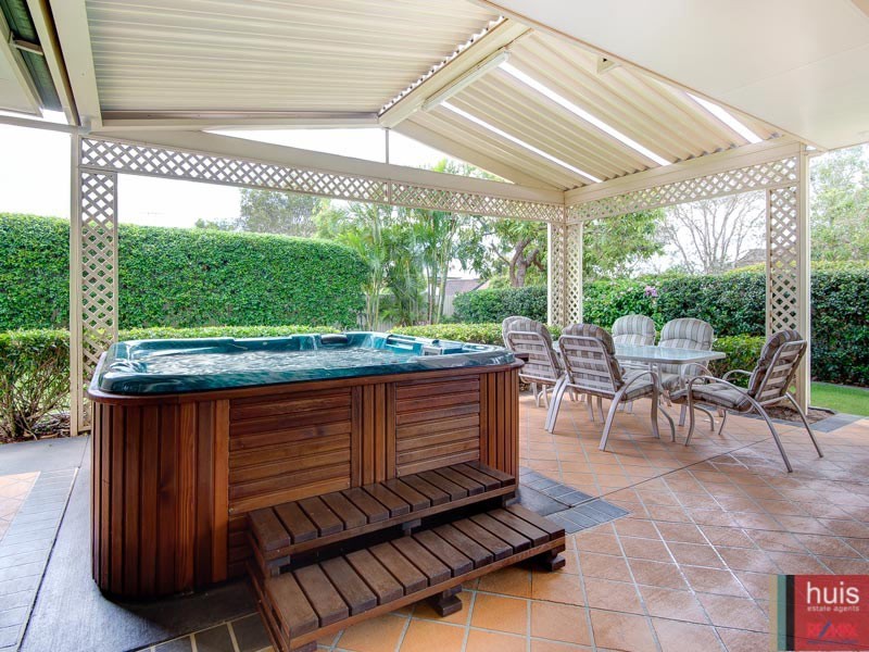 51 Delaney Cct, Carindale QLD 4152