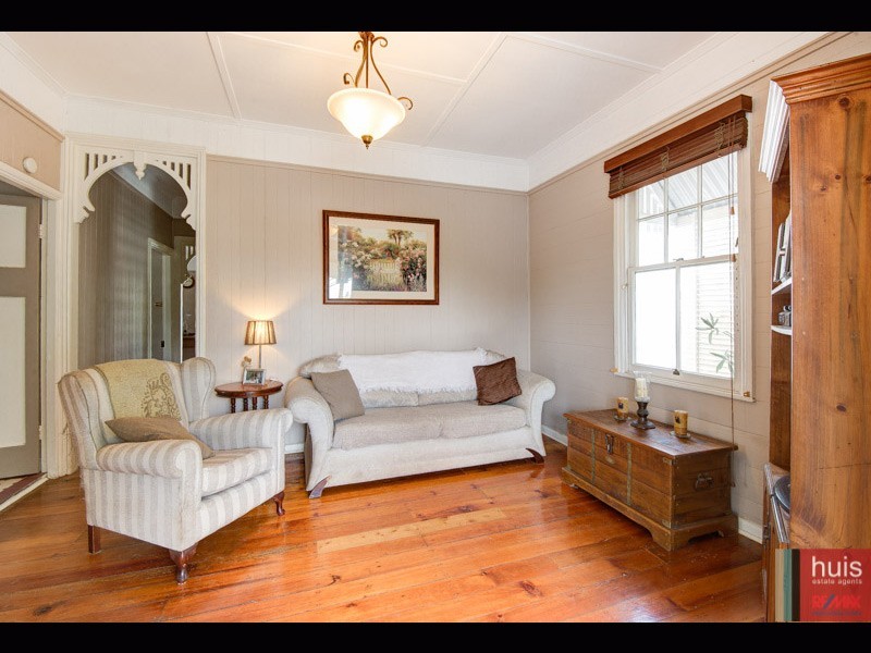 10 Muir St, Cannon Hill QLD 4170