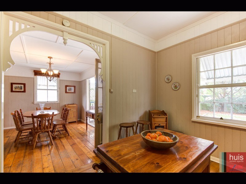 10 Muir St, Cannon Hill QLD 4170