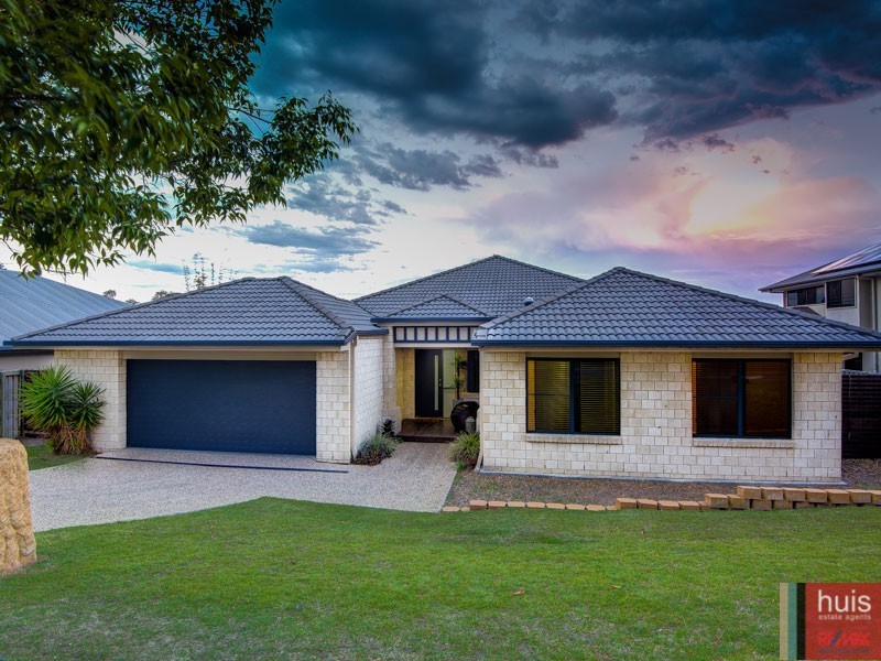 33 Sylvateere Cres., Wakerley QLD 4154