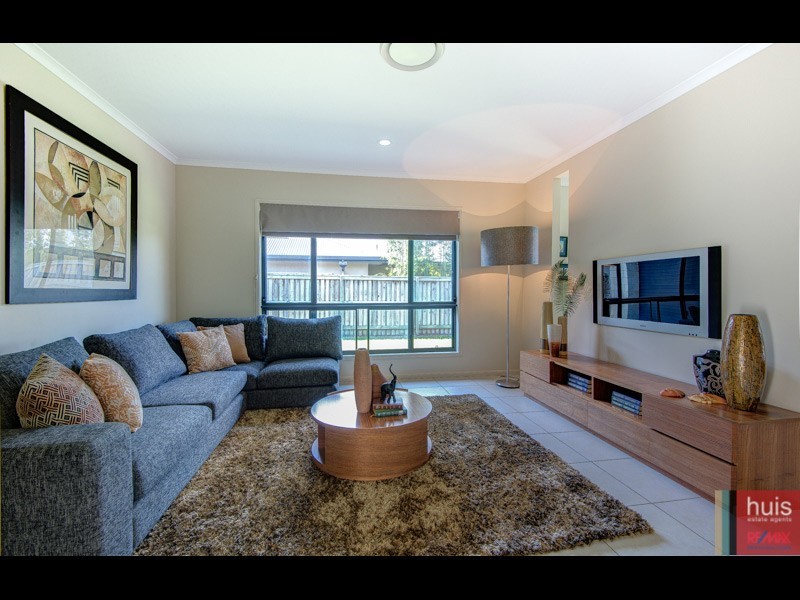 33 Sylvateere Cres., Wakerley QLD 4154