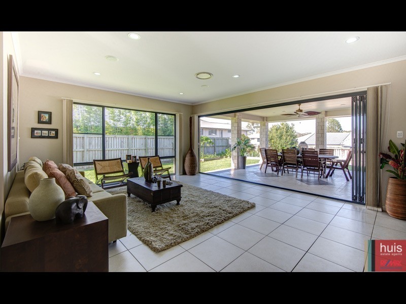 33 Sylvateere Cres., Wakerley QLD 4154