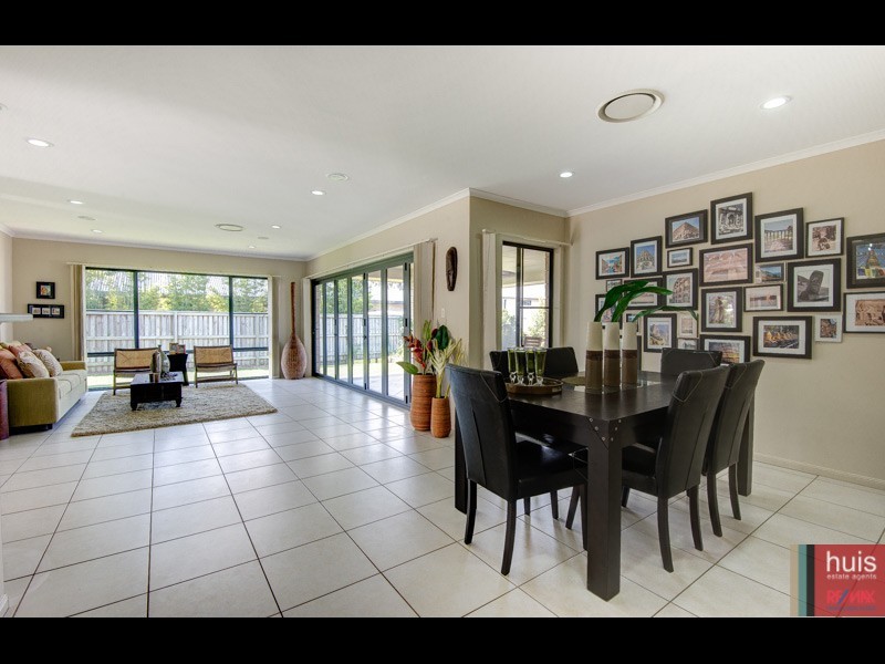 33 Sylvateere Cres., Wakerley QLD 4154