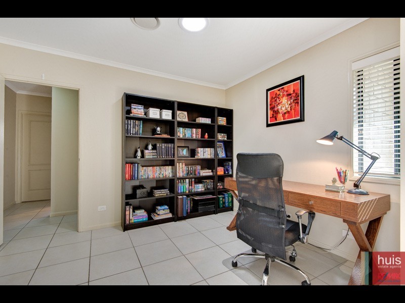 33 Sylvateere Cres., Wakerley QLD 4154