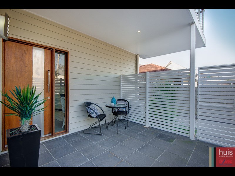 2/17 Berrima St, Wynnum QLD 4178