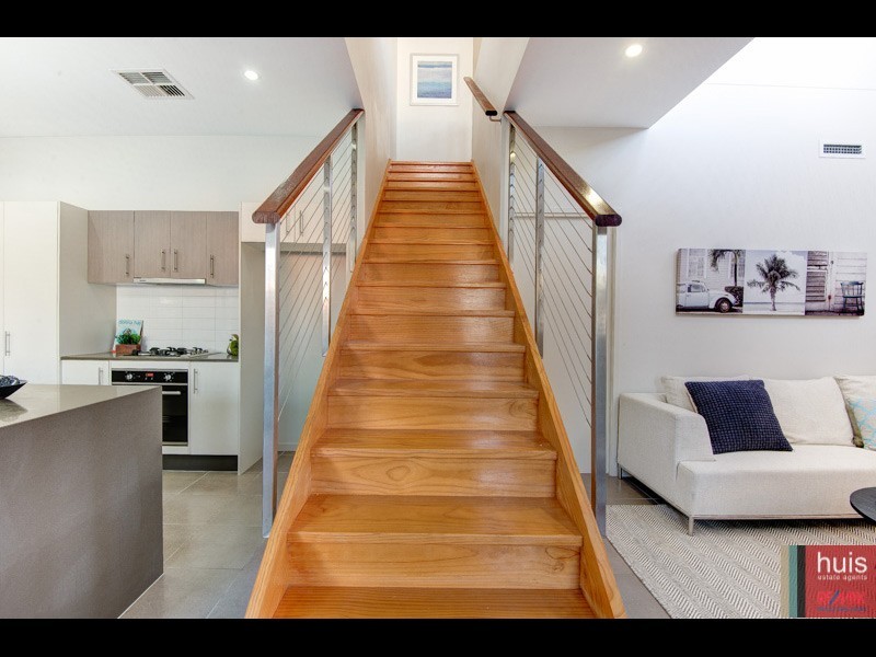 2/17 Berrima St, Wynnum QLD 4178
