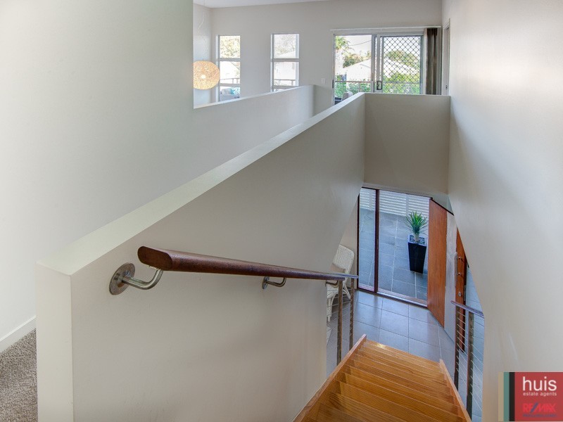 2/17 Berrima St, Wynnum QLD 4178