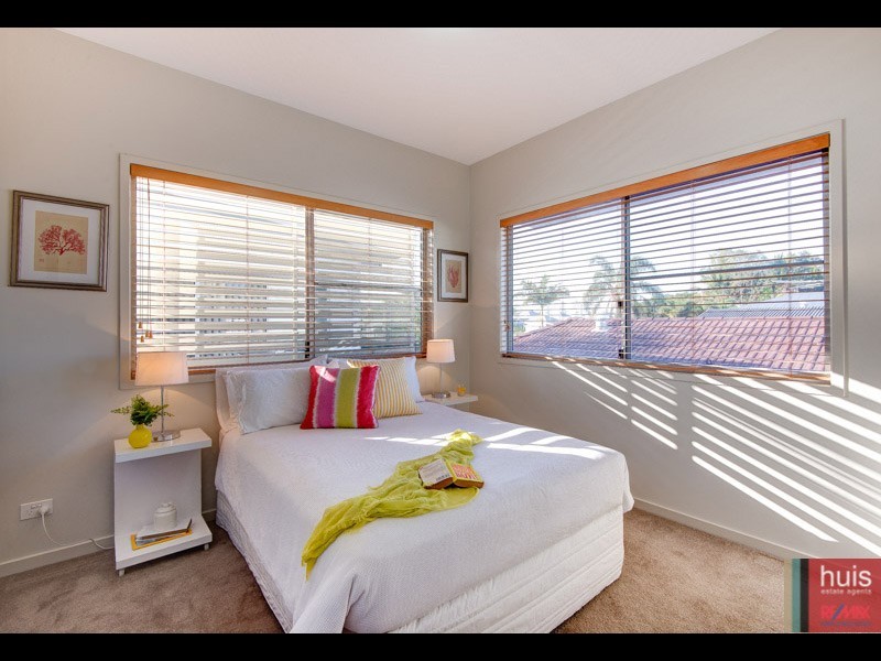 2/17 Berrima St, Wynnum QLD 4178