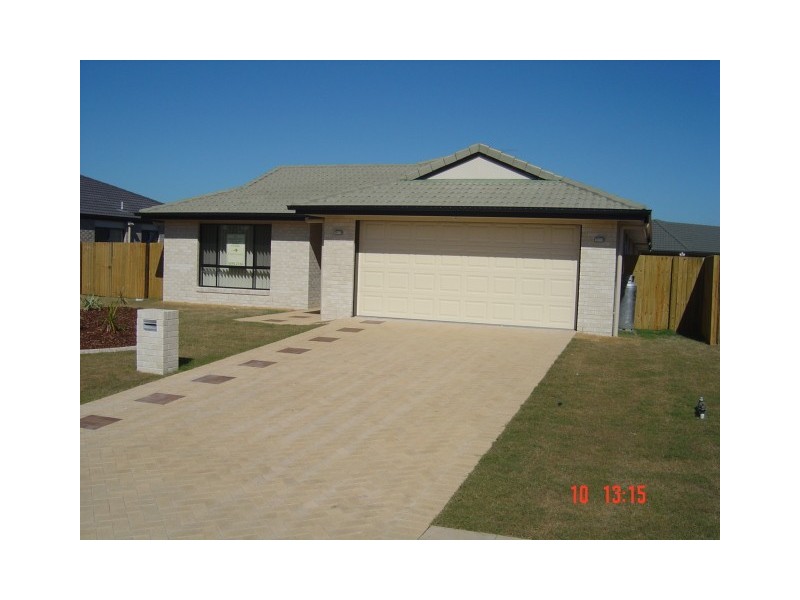 31 SANDHEATH PL, Ningi QLD 4511