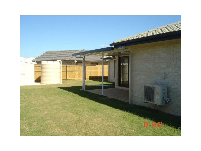 31 SANDHEATH PL, Ningi QLD 4511