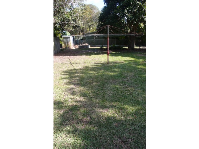 1/4 Gibson Street, Beachmere QLD 4510