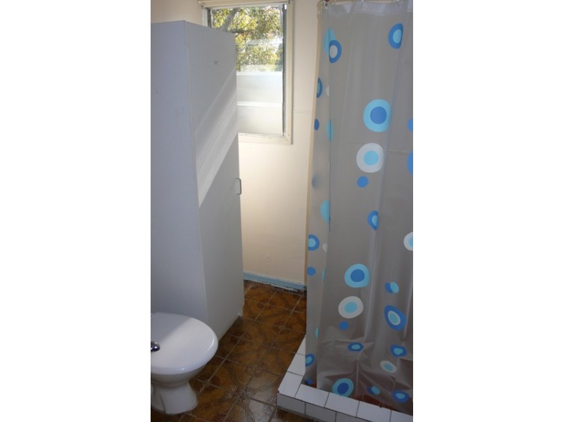 1/4 Gibson Street, Beachmere QLD 4510