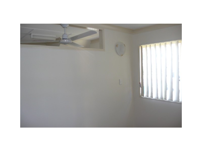 1/4 Gibson Street, Beachmere QLD 4510