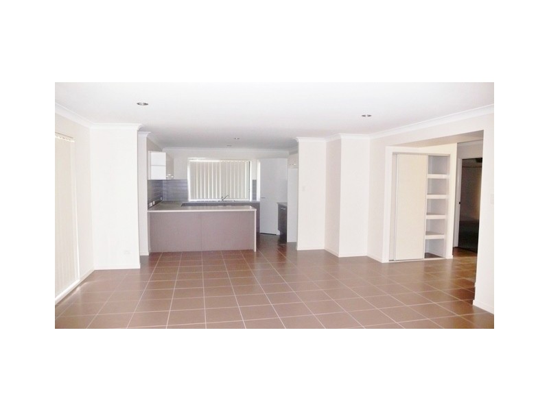 6 Bangalow, Morayfield QLD 4506