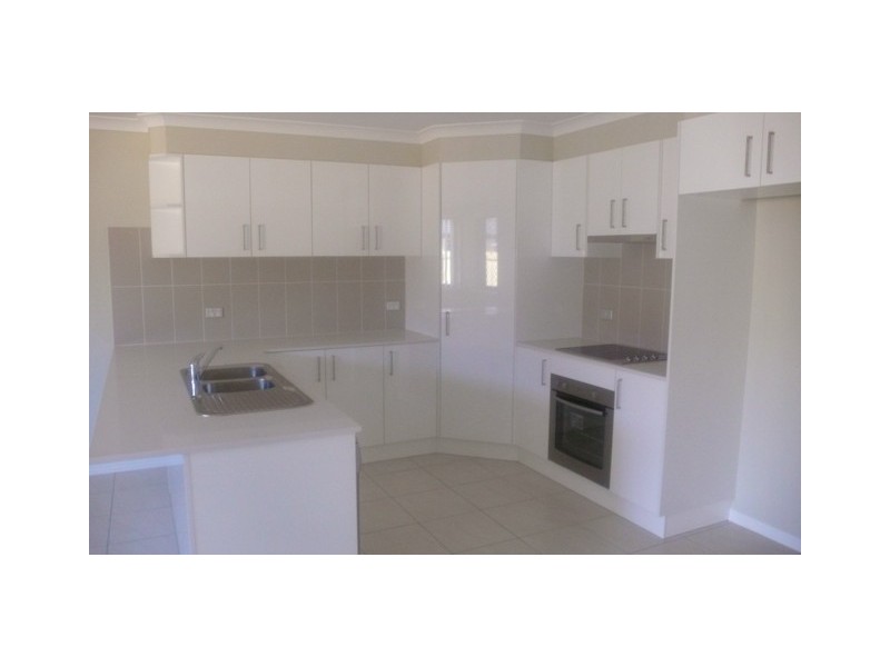 1/5 Hopkins Place, Caboolture QLD 4510