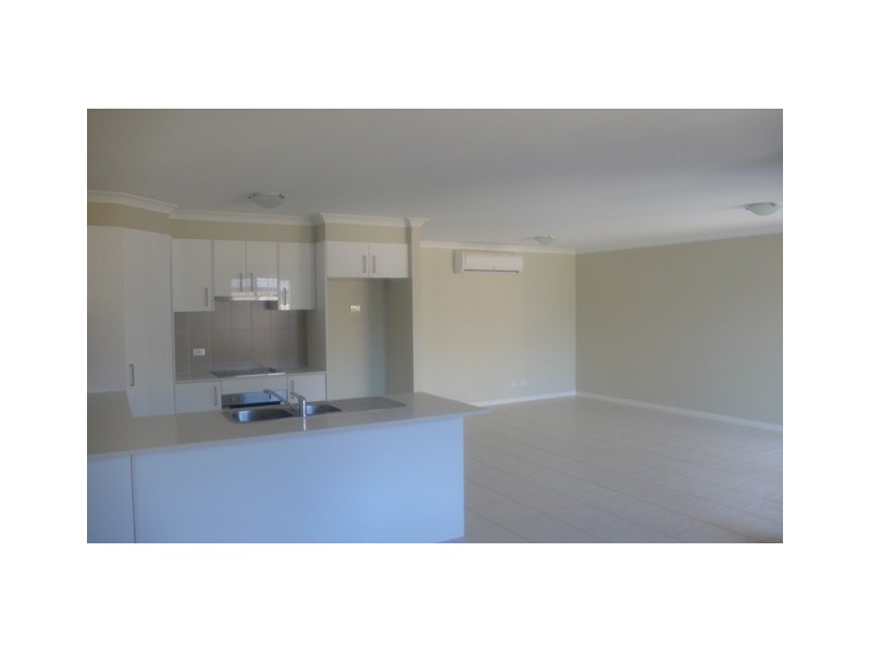 1/5 Hopkins Place, Caboolture QLD 4510