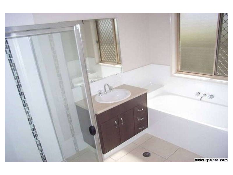 24 Wayland, Morayfield QLD 4506